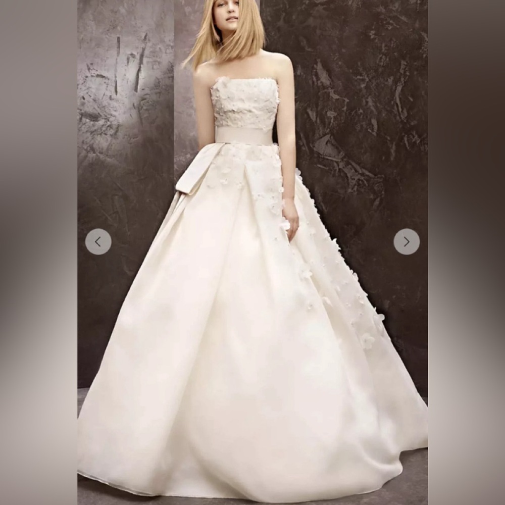 White by Vera Wang Strapless Cream Wedding Dress